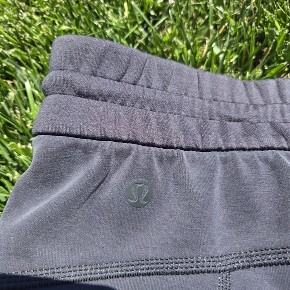 Lululemon Women's Black and Grey Joggers-track Pants Size 6 (26x31.5) - Picture 4 of 14